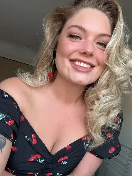 fysaqydy (18) female from GB - sexting partner