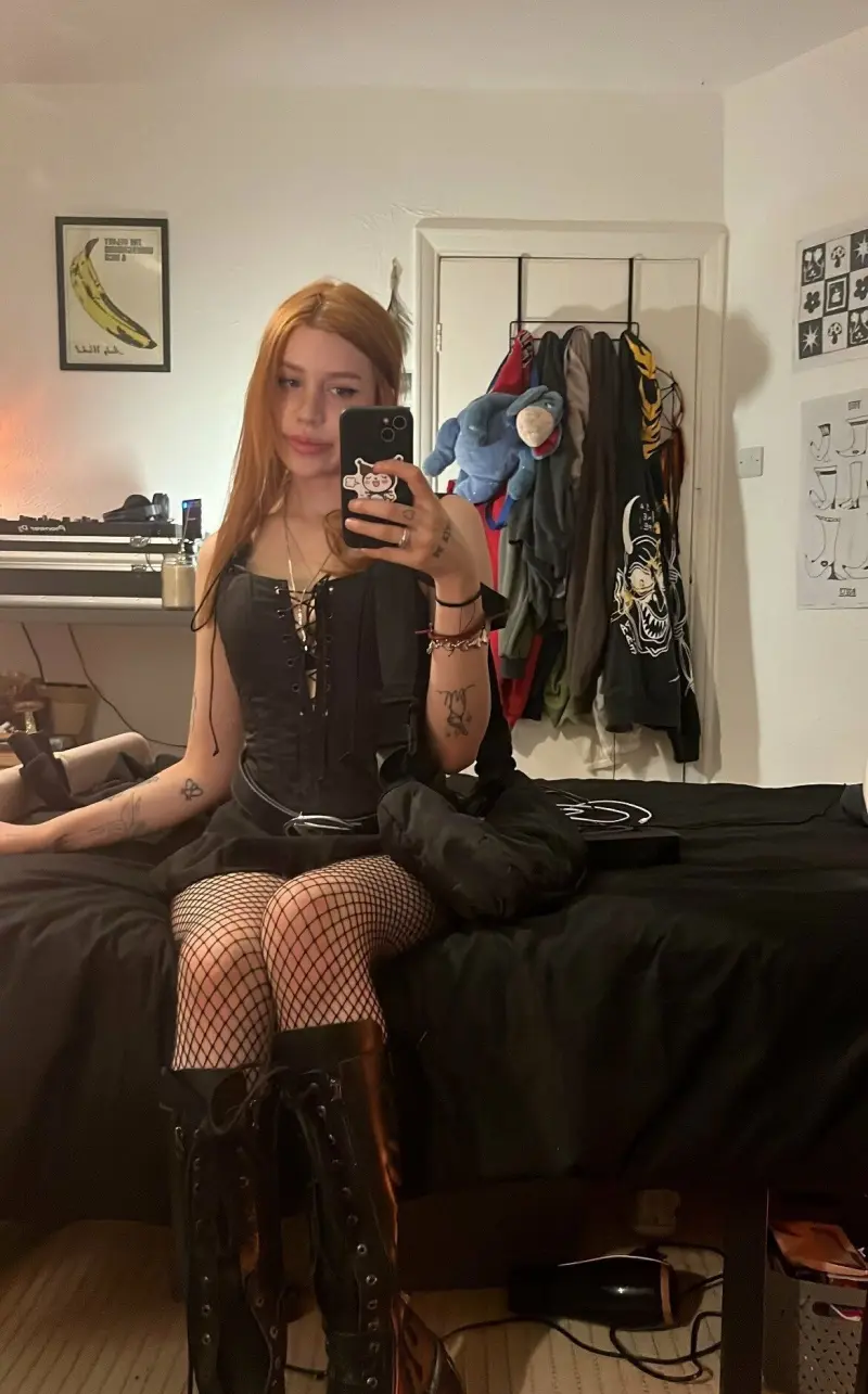 gagerapop (21) female from US - sexting partner