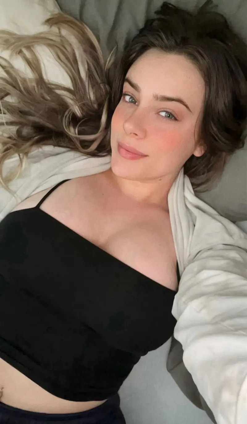 gajackl (18) female from US - sexting partner