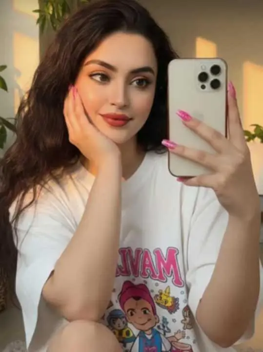 galuva (18) female from IS - sexting partner