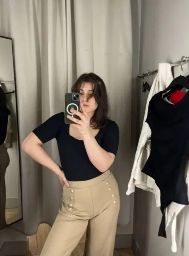 gasiji (18) female from US - sexting partner