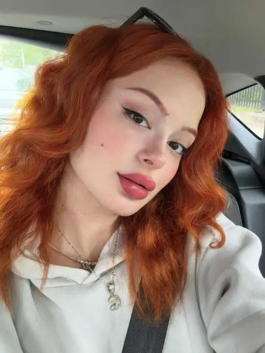 gbekzbk (25) female from GB - sexting partner