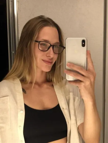 gebisa6702 (18) female from GB - sexting partner