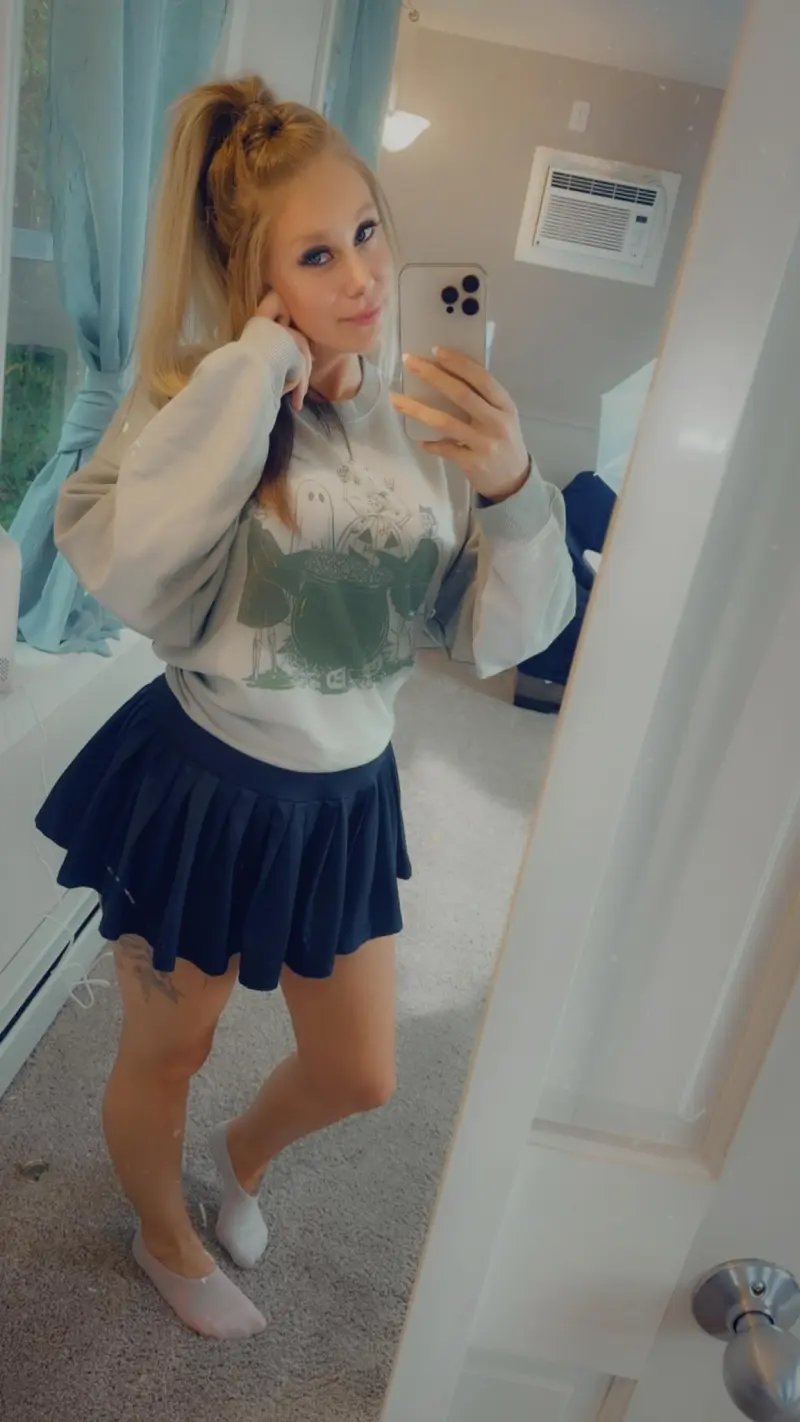 gedico3216 (18) female from BE - sexting partner