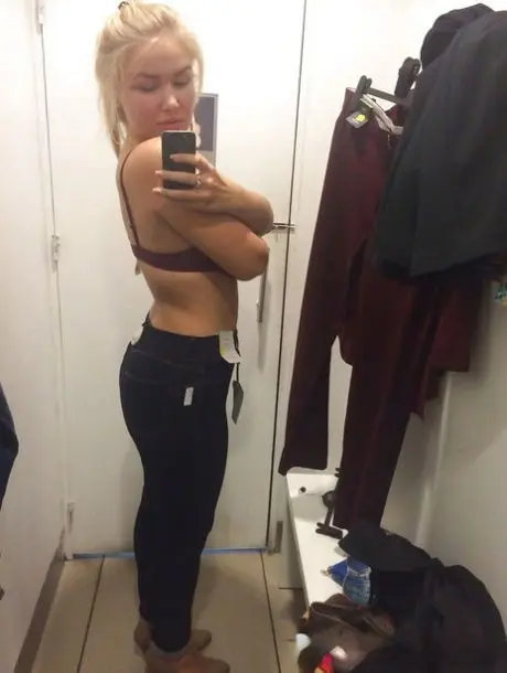 gefobo8986 (18) female from DK - sexting partner