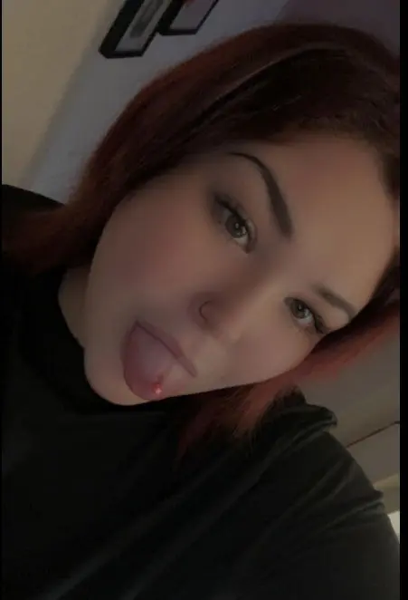 geluhoci (18) female from US - sexting partner