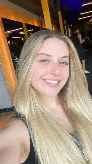 gemolaw765 (19) female from DE - sexting partner