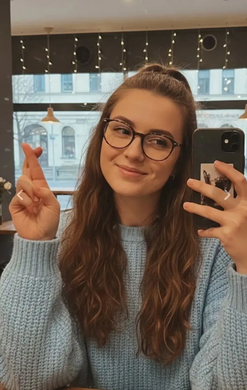 gevysubo (22) female from US - sexting partner