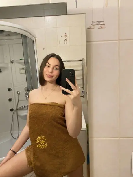 gidoked426 (18) female from US - sexting partner