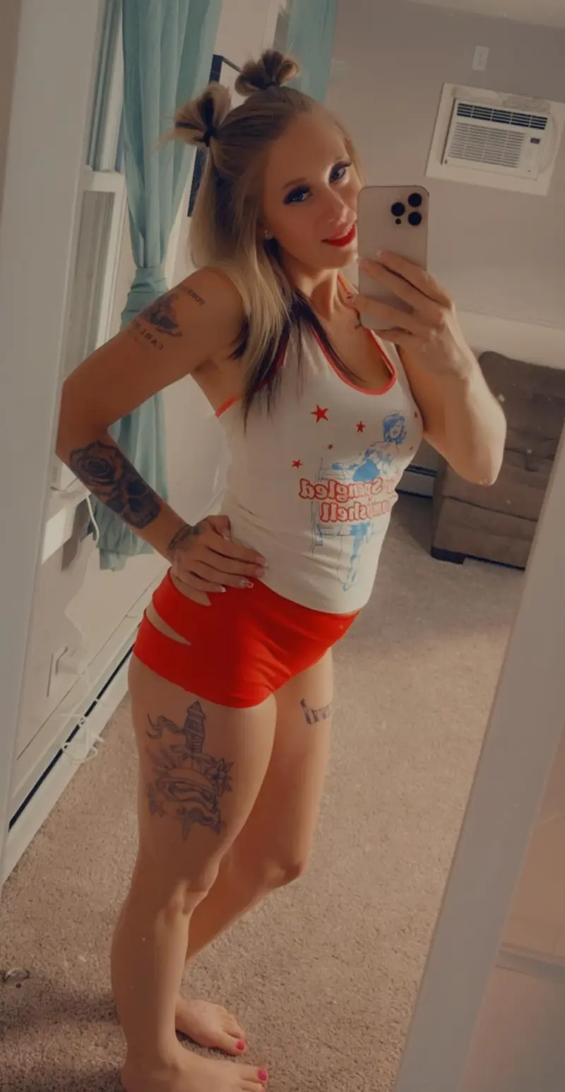 gifayow238 (18) female from US - sexting partner