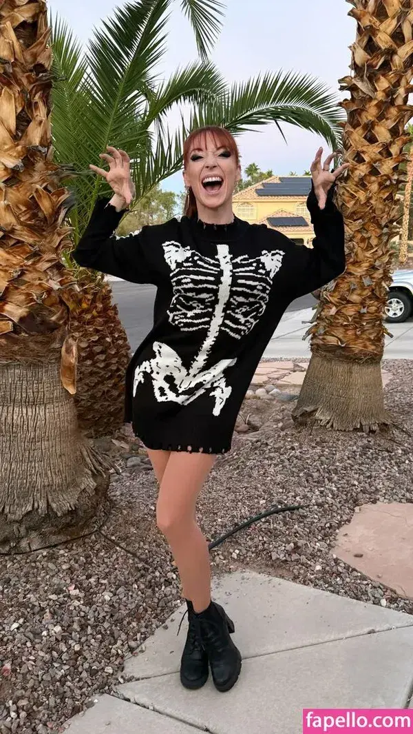 gijigi8138 (18) female from GB - sexting partner