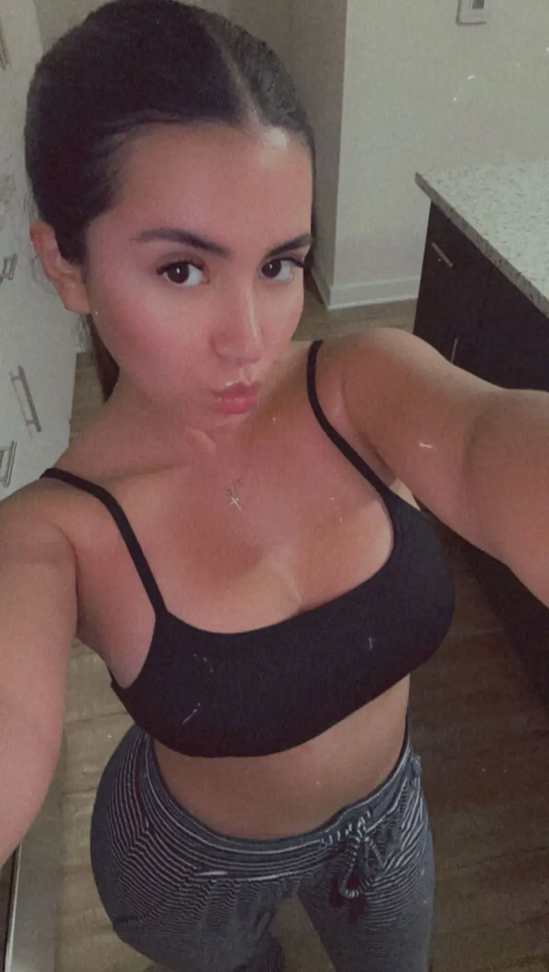 gilevit516 (18) female from US - sexting partner