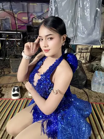 girefo8564 (24) female from AE - sexting partner