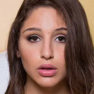 gitafes657 (21) female from GB - sexting partner