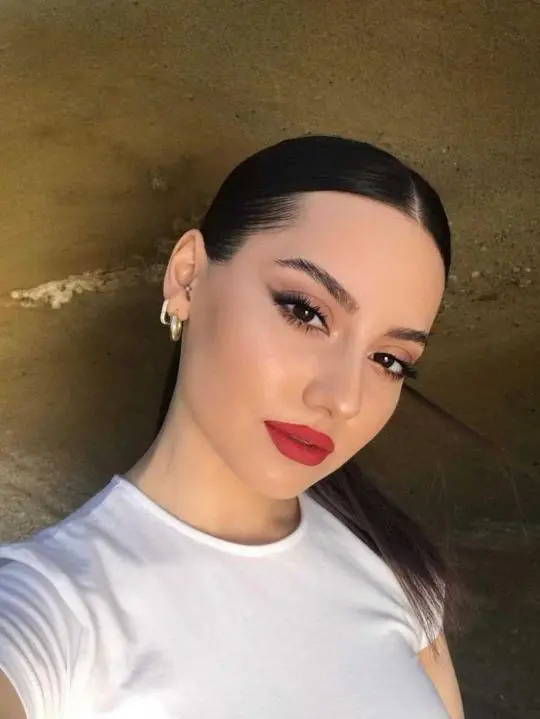 gizacinu (18) female from BE - sexting partner