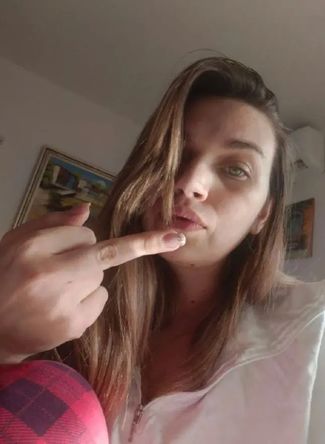 gkkymkf (18) female from DE - sexting partner