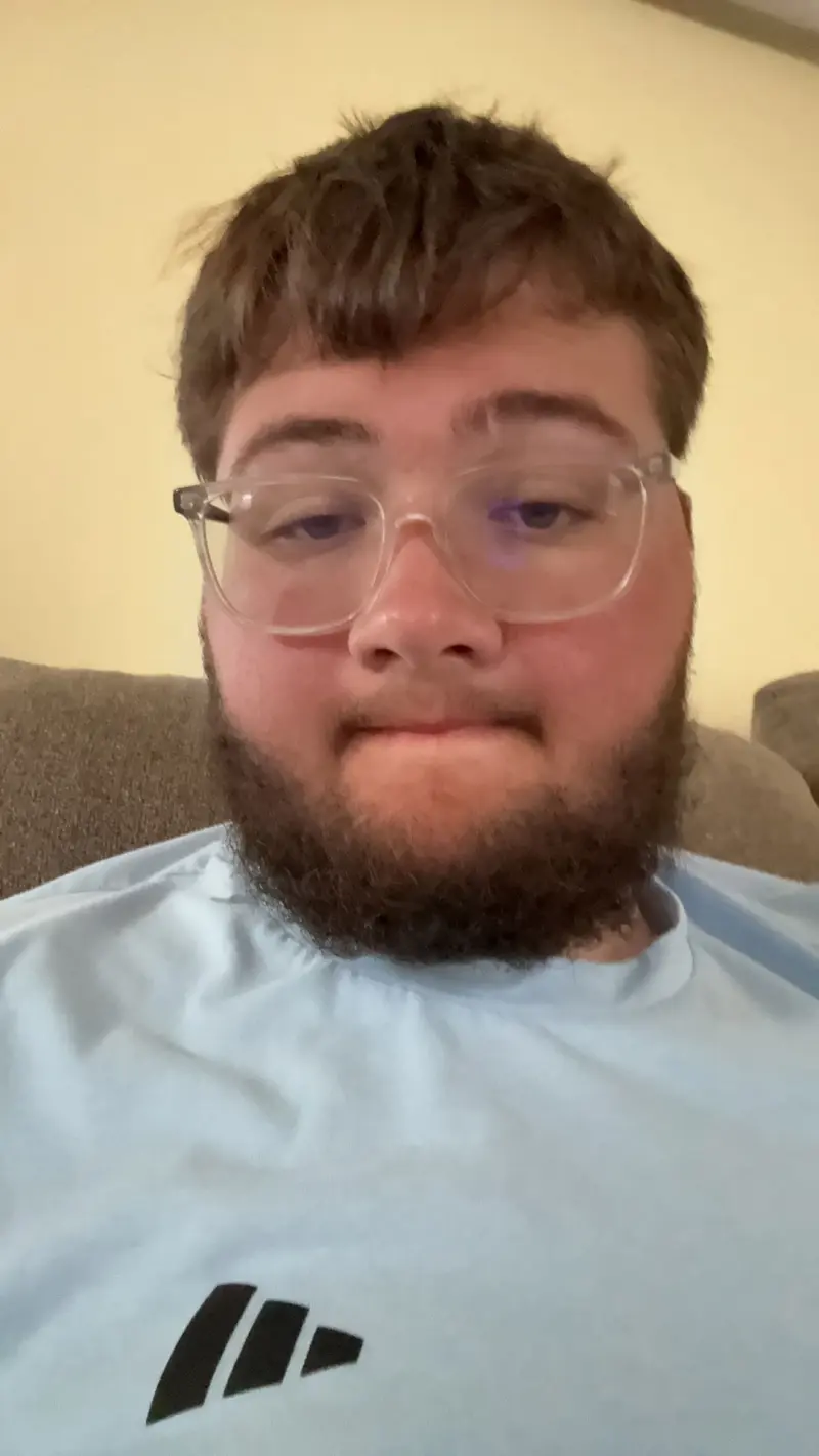 gman277227 (18) male from US - sexting partner