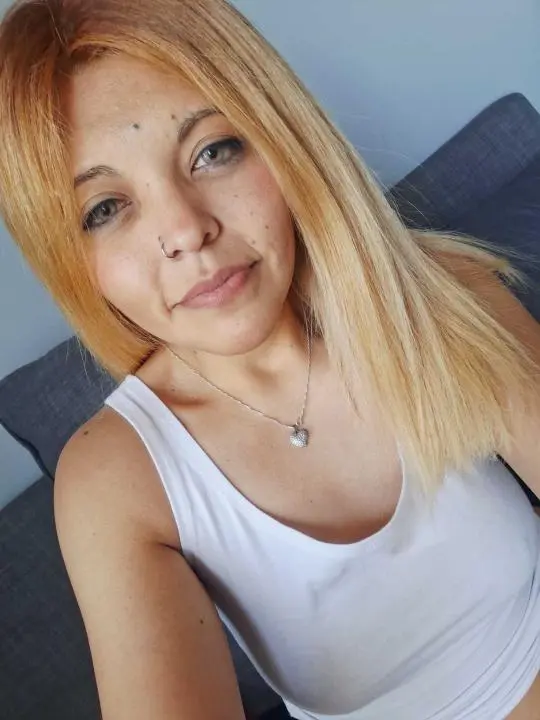 gocytapy (18) female from US - sexting partner