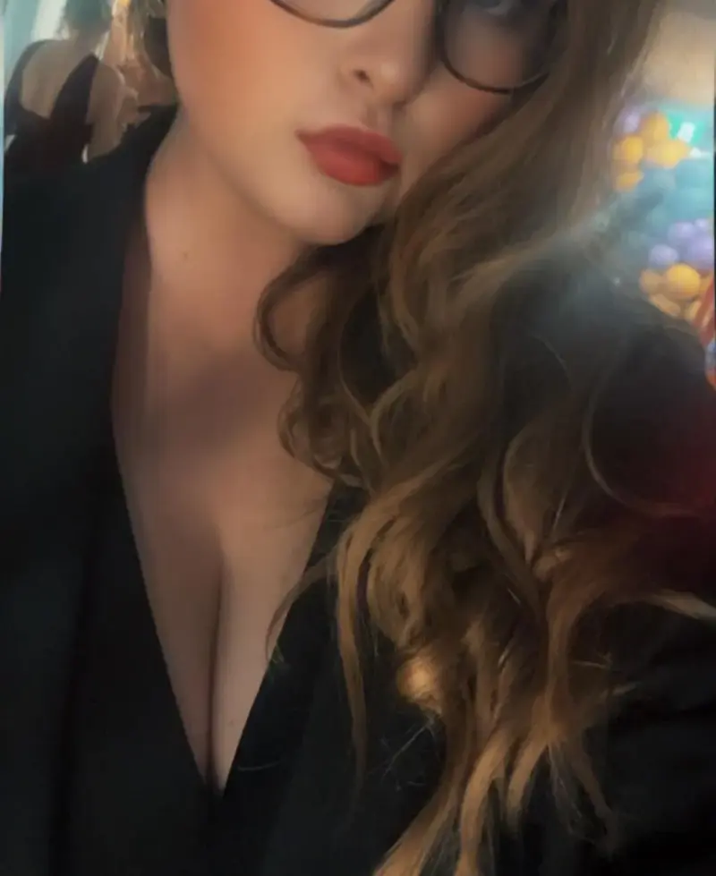 gogom77378 (18) female from AU - sexting partner