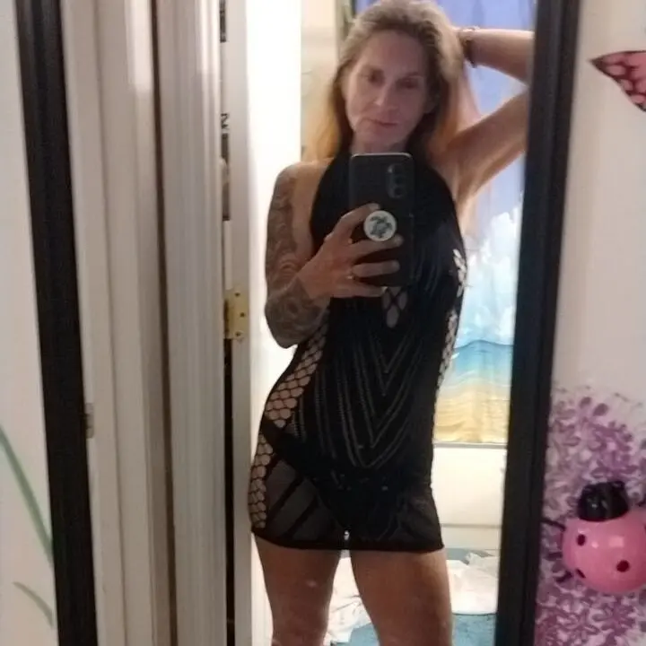 golyxuxo (26) female from US - sexting partner