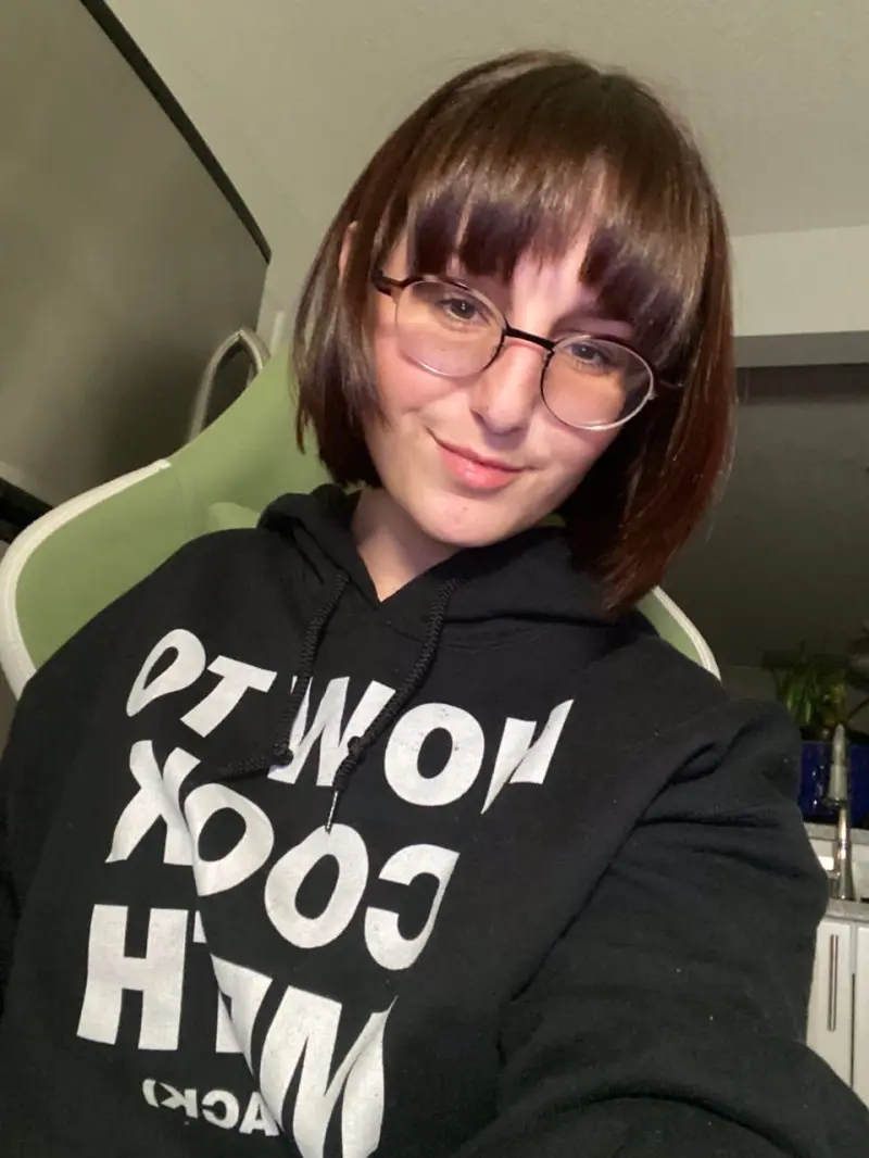 gosiro5085 (18) female from US - sexting partner