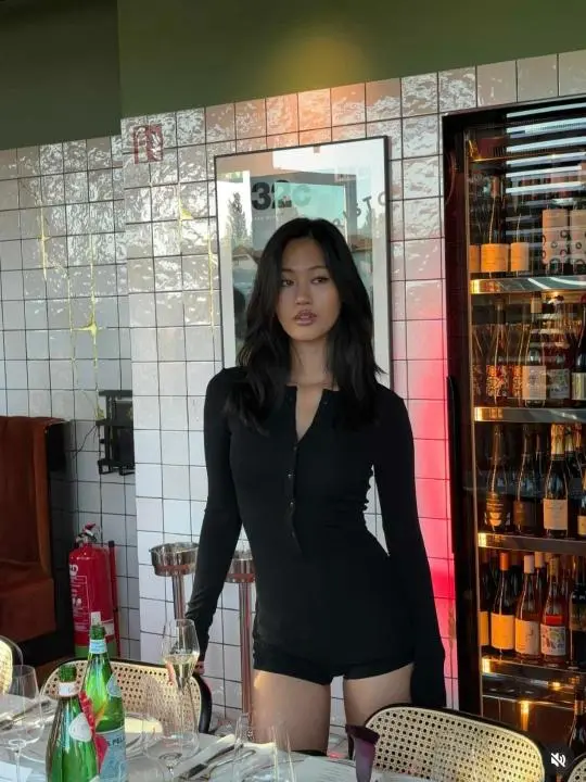 gyqotive (18) female from GB - sexting partner