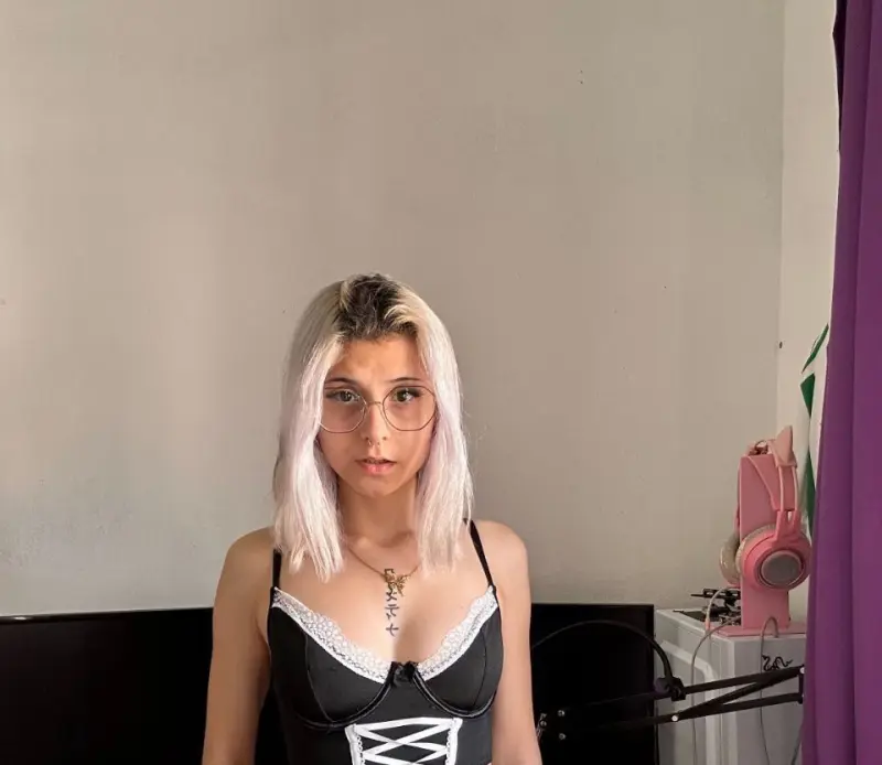 hadasak793 (18) female from US - sexting partner