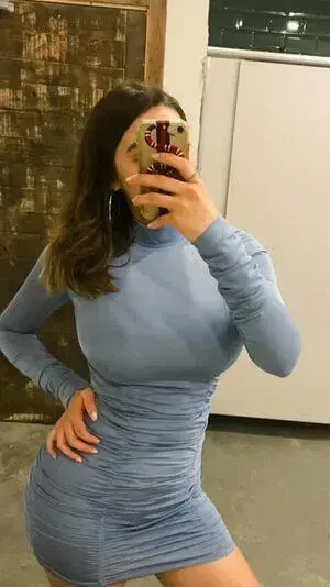 hados73412 (26) female from US - sexting partner