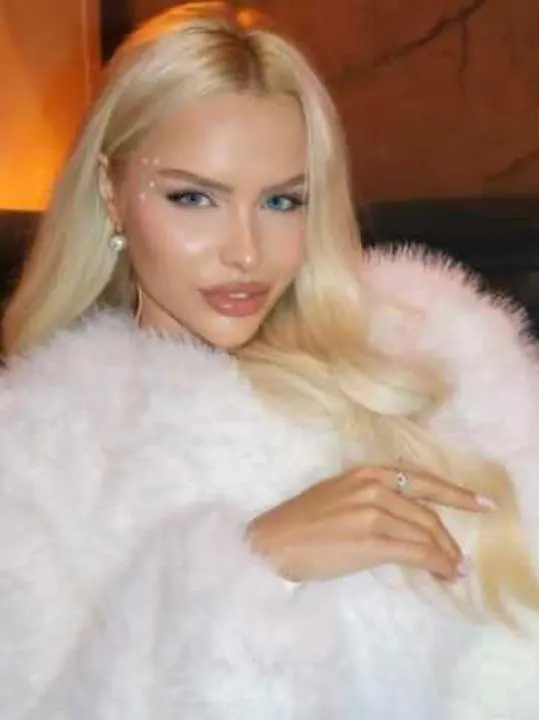 hahurevi (18) female from US - sexting partner