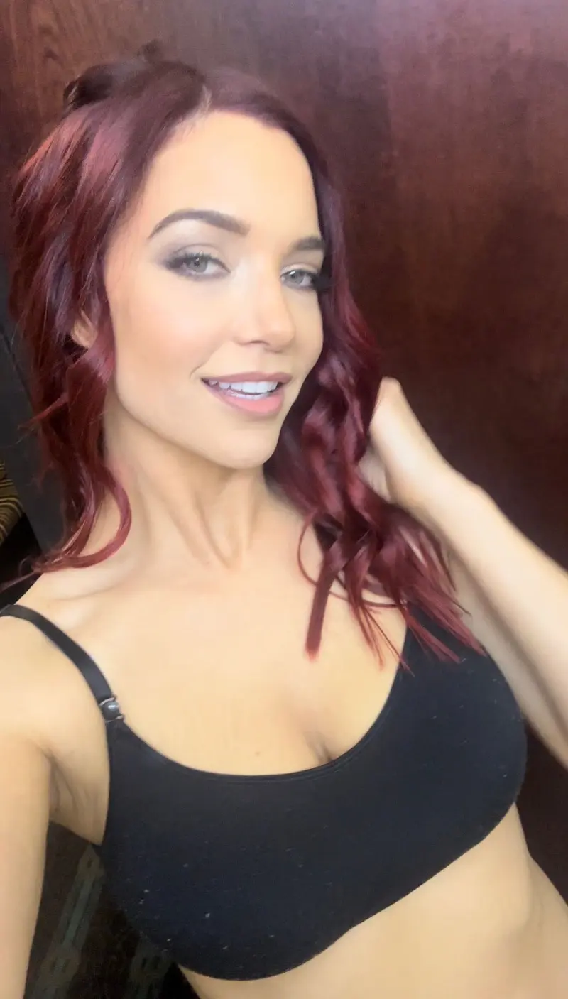 hannahsmith15555 (18) female from US - similar profile