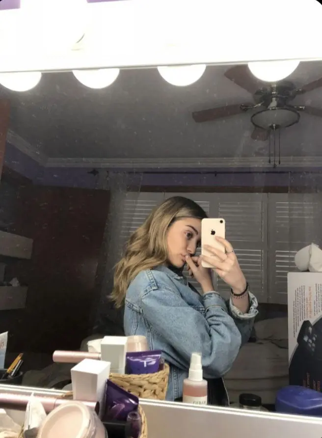 hbvguiop (18) female from US - sexting partner