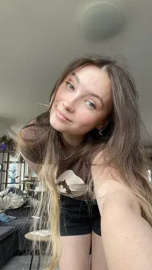 hegajik624 (18) female from GM - sexting partner