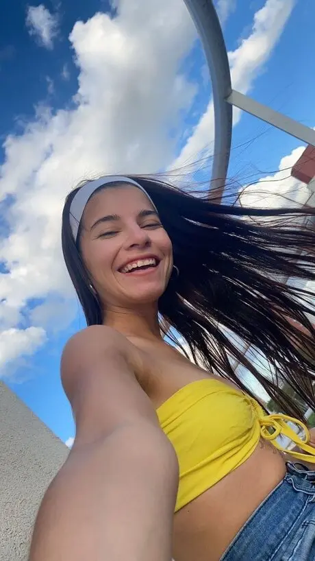 hejik50805 (18) female from CH - sexting partner