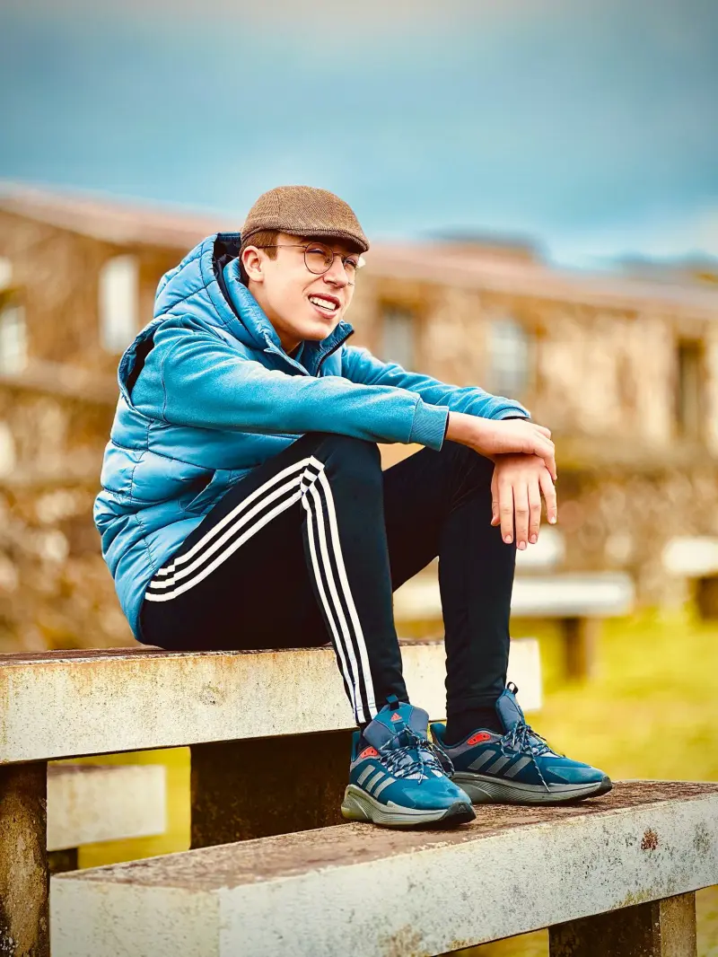 henriquelemos093 (18) male from PT - sexting partner