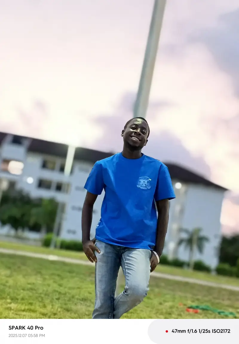 henryapeke2004 (18) male from GH - sexting partner