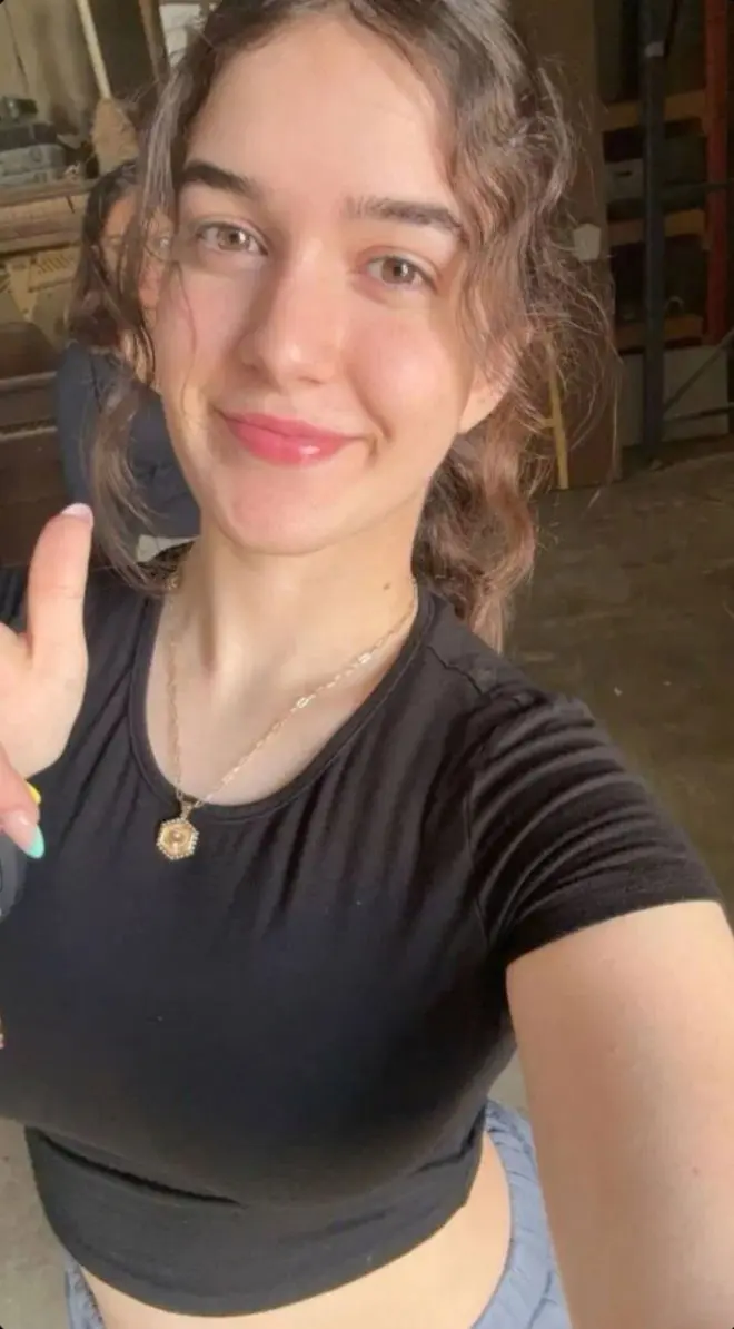 hfxtlvhu (18) female from US - sexting partner