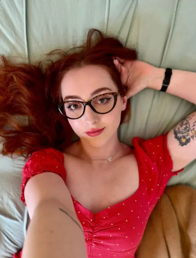 hiebemqc (18) female from US - sexting partner