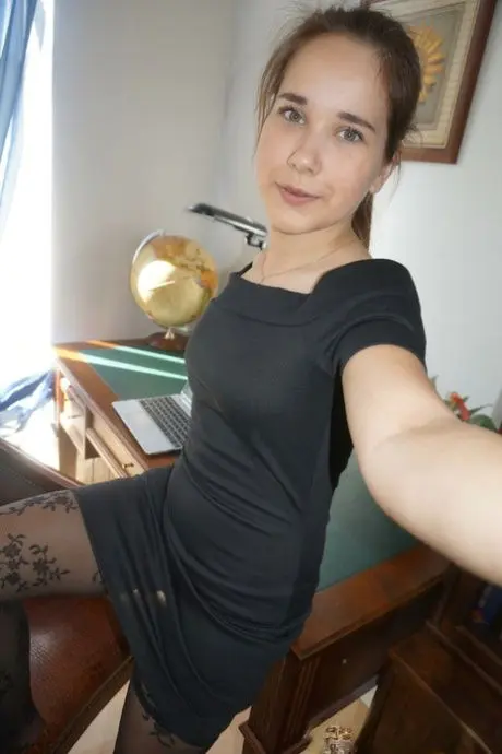 hihimow281 (18) female from GB - sexting partner