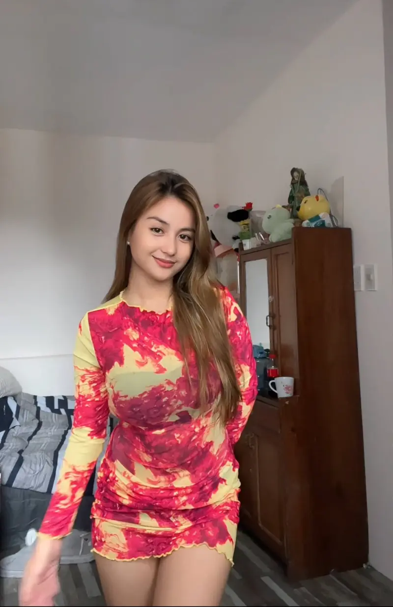 hijej34526 (18) female from GB - sexting partner