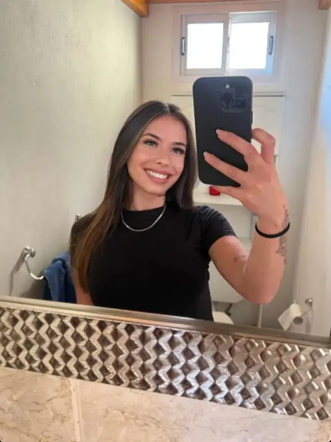 hjsovhvn (18) female from US - sexting partner