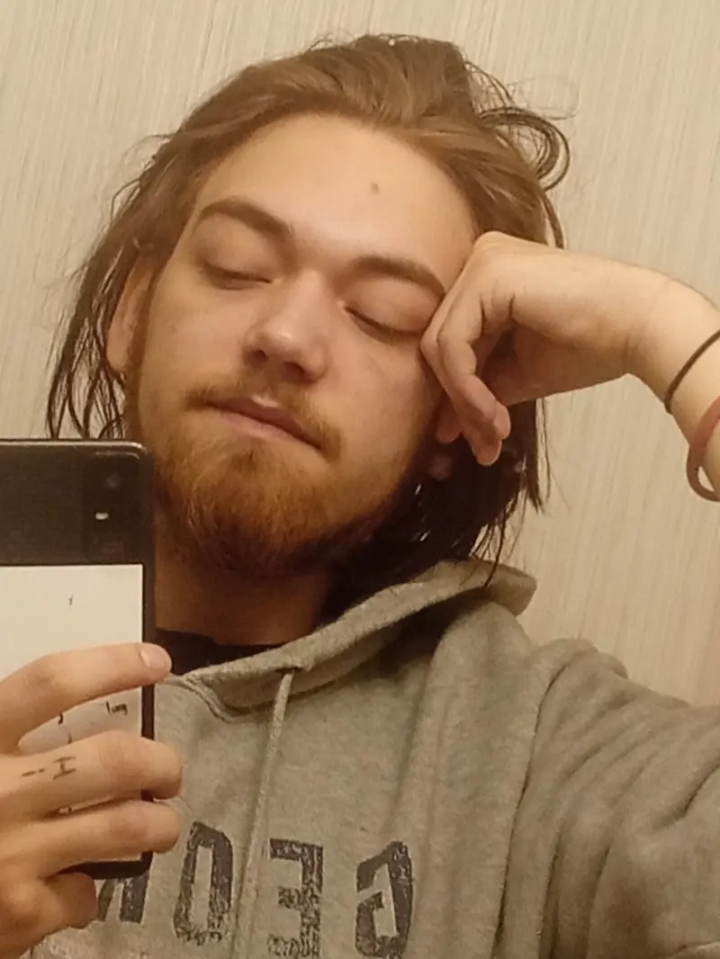 hkbarrow9321 (18) male from US - sexting partner