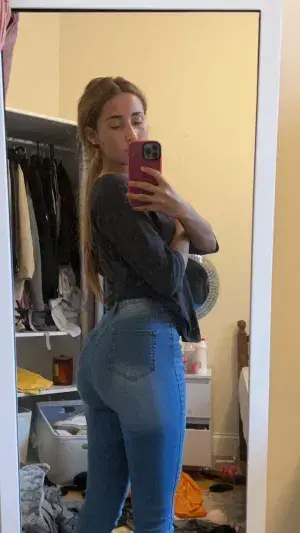 hobokok262 (25) female from GB - sexting partner