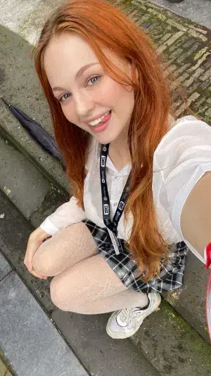 hodeme9840 (23) female from US - sexting partner