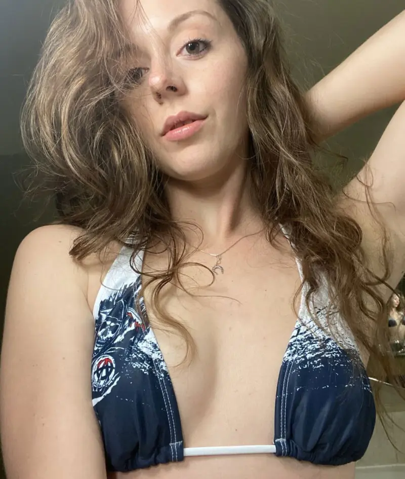 hoeantbar (21) female from US - sexting partner