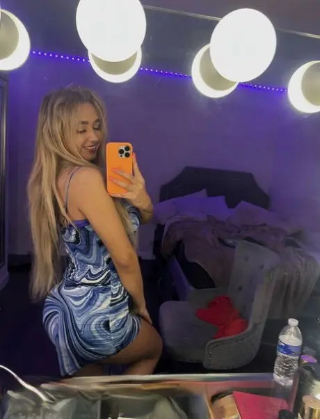 hohaj73663 (18) female from GB - sexting partner