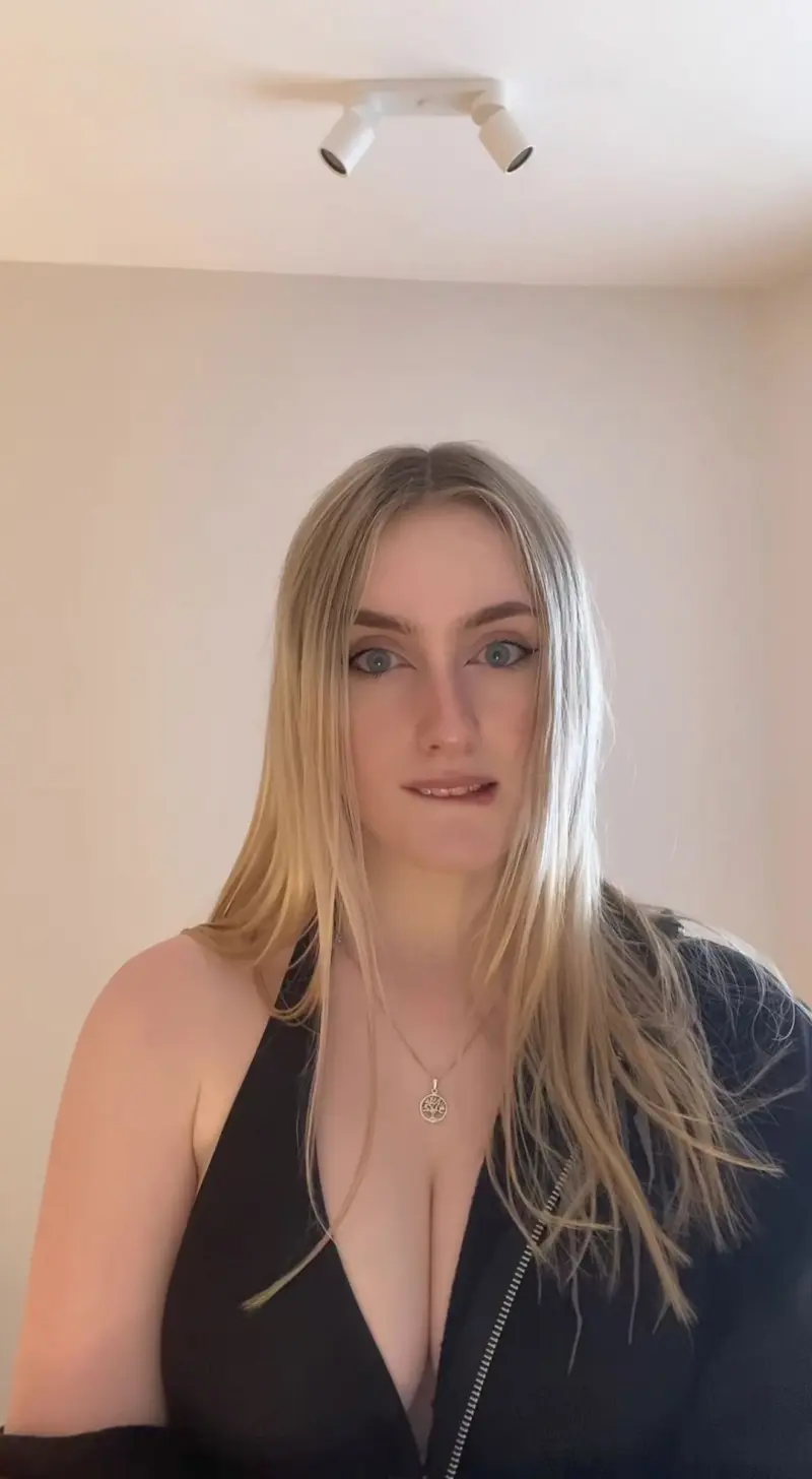 hokeme (18) female from GB - similar profile