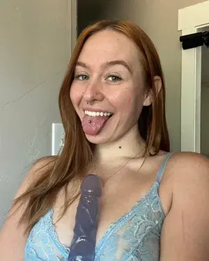 homefog993 (18) female from CA - similar profile