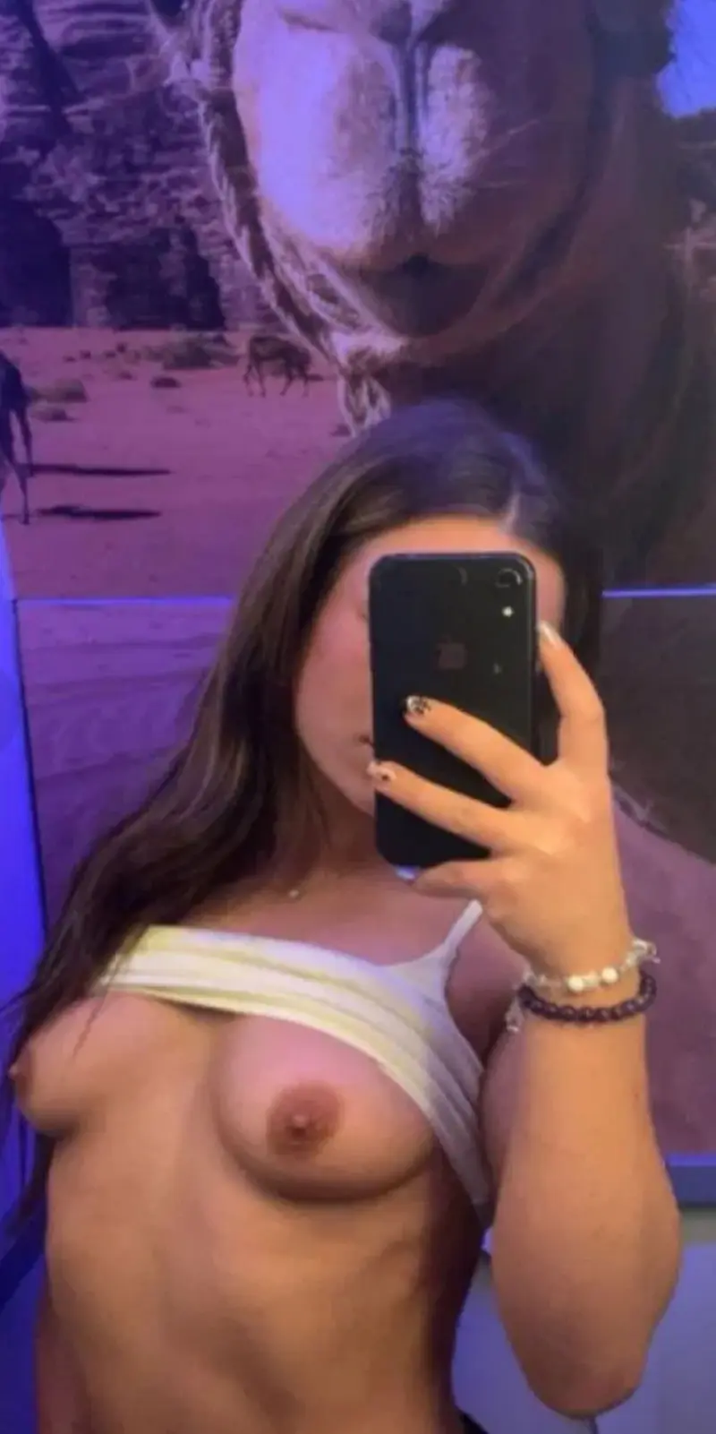 hoqareta (22) female from US - sexting partner