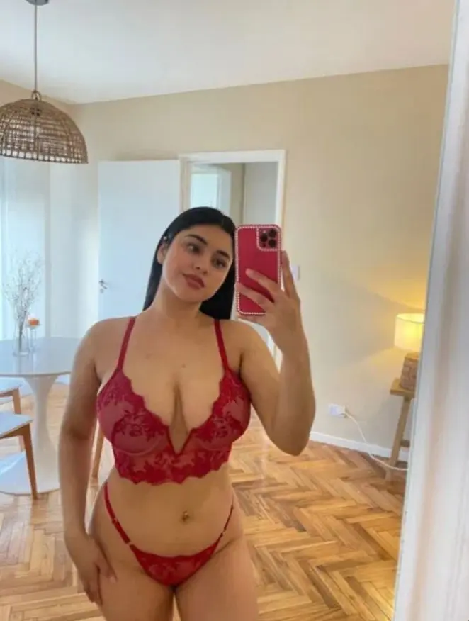 hosivinj (23) female from US - sexting partner