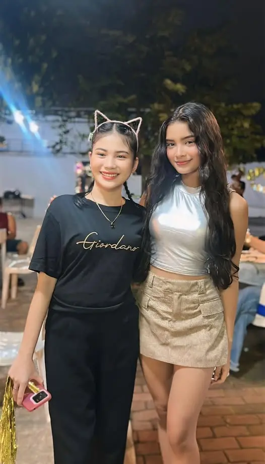 hosoba2850 (18) female from AE - sexting partner